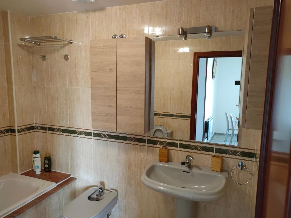 Estudio Tipo Loft En El Centro De Mugardos Kültér fotó